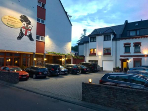 Гостиница Hotel & Weinhaus Zum Schwarzen Bären  Кобленц